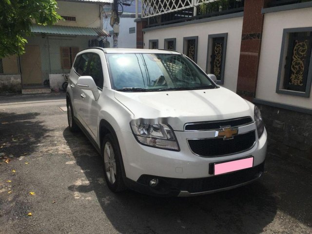 Bán xe Chevrolet Orlando sản xuất năm 2017, màu trắng xe gia đình, còn nguyên bản