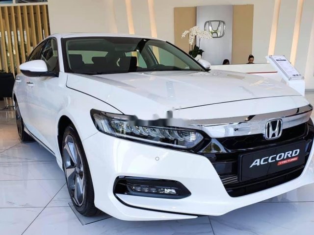 Cần bán Honda Accord đời 2019, màu trắng, xe nhập