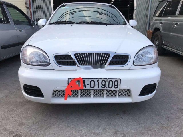 Cần bán xe Daewoo Lanos MT năm sản xuất 2001, màu trắng, nhập khẩu 