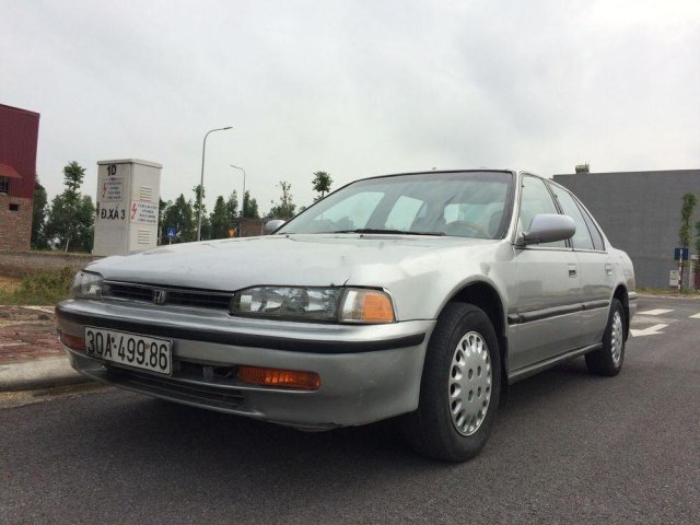 Bán xe Honda Accord MT sản xuất năm 1993, màu bạc, nhập khẩu nguyên chiếc0