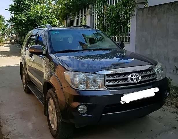 Bán xe Toyota Fortuner đời 2010, màu xám số sàn, giá tốt0