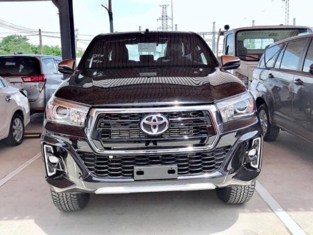 Giá xe Toyota Hilux số tự động, trả góp 85% giá trị xe, giao xe ngay LH: 09.6322.63230