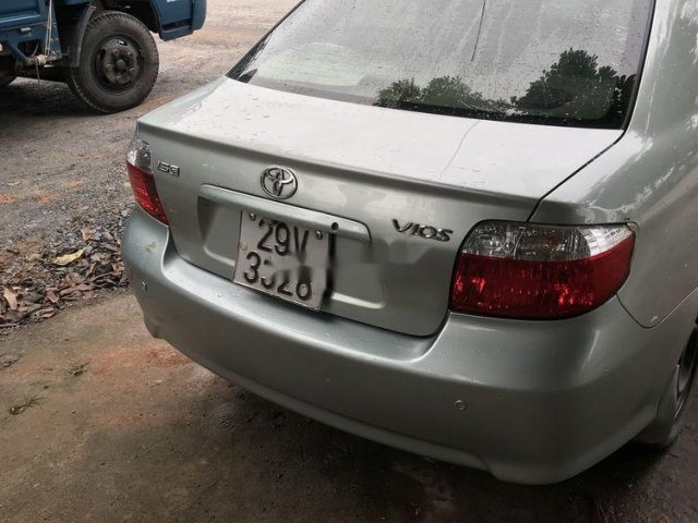 Bán Toyota Vios đời 2003, màu bạc xe, còn nguyên bản