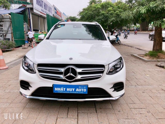 Bán Mercedes Benz GLC300 màu trắng, sản xuất 20170