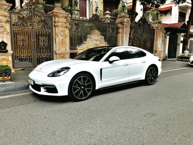 Cần bán Porsche Panamera năm sản xuất 2017, màu trắng, xe nhập0