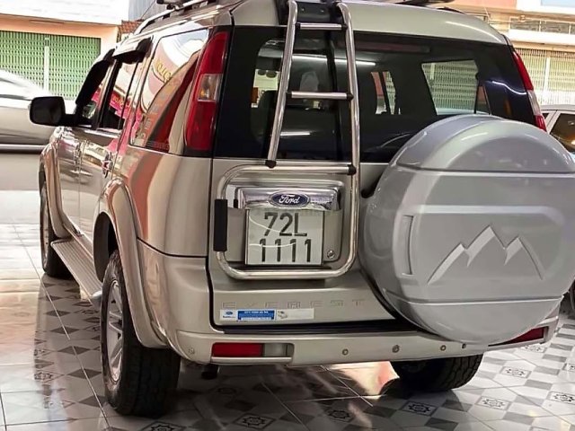 Bán Ford Everest 2.5L 4x2 MT 2009, màu vàng, xe gia đình, giá 440tr0