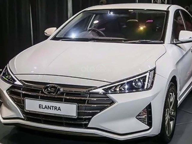 Cần bán xe Hyundai Elantra 1.6 AT đời 2019, giá hấp dẫn