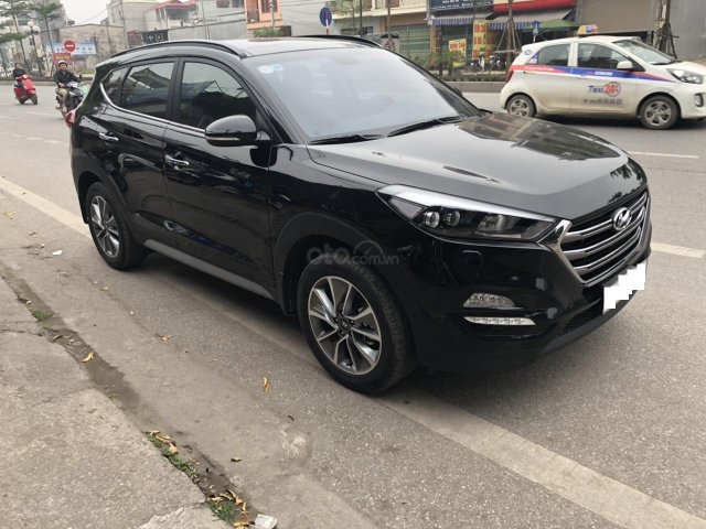 Hyundai Tucson 2.0 AT màu đen, sản xuất 2019, tên tư nhân