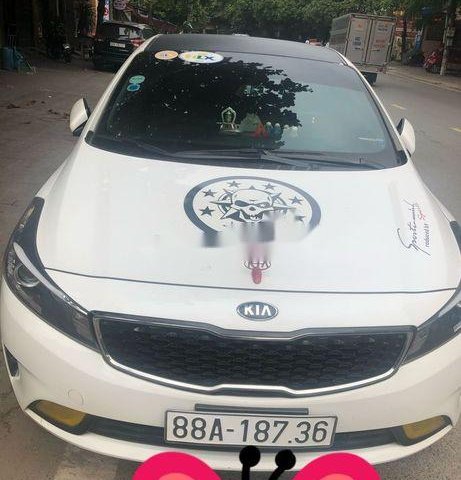 Cần bán lại xe Kia Cerato sản xuất năm 2018, màu trắng, nhập khẩu nguyên chiếc 