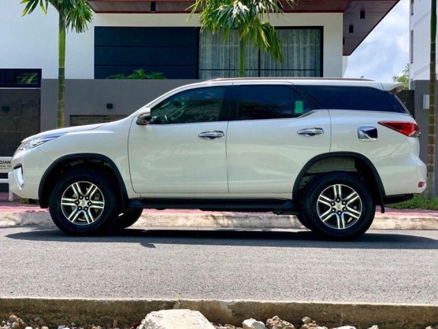 Bán nhanh chiếc Toyota Fortuner đời 2017 nhập khẩu, số tự động, xe còn mới