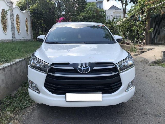 Bán Toyota Innova 2.0E MT năm sản xuất 2019, màu trắng số sàn, giá tốt