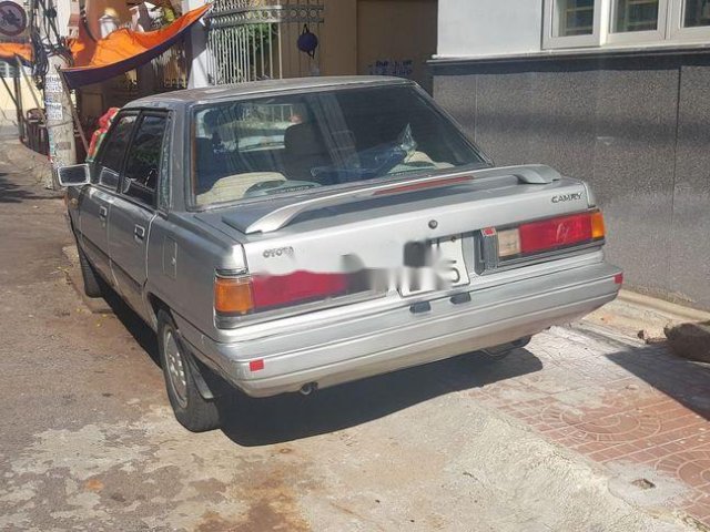 Bán Toyota Camry đời 1985 chính chủ, giá chỉ 40 triệu, còn nguyên bản