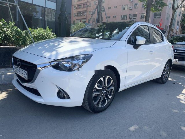 Bán Mazda 2 sản xuất năm 2017, màu trắng chính chủ0