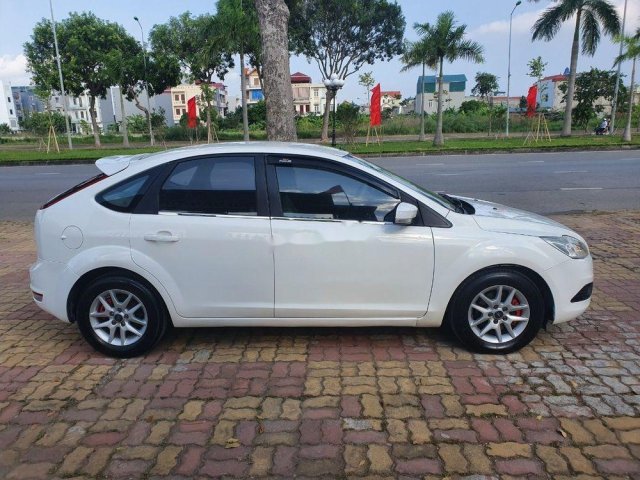 Bán Ford Focus sản xuất 2010, màu trắng số tự động 