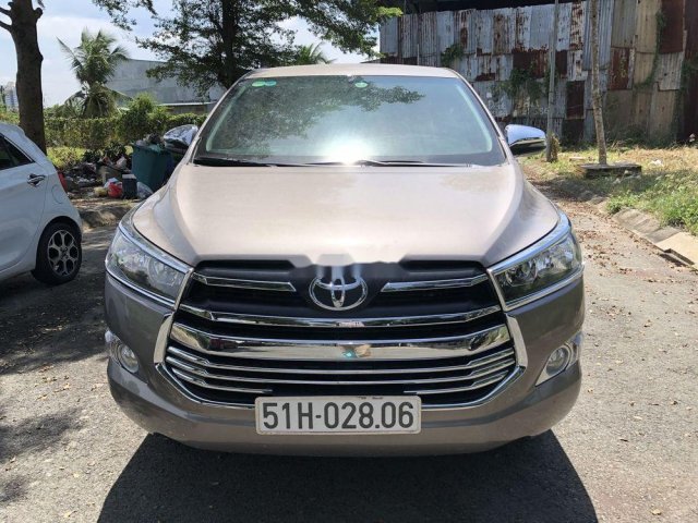 Bán xe Toyota Innova đời 2019, màu nâu, siêu mới0