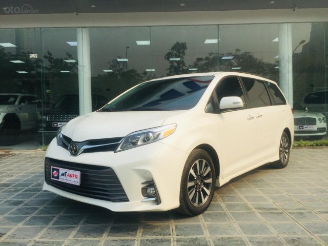 Bán xe Toyota Sienna phiên bản Limited sx 2019 chạy siêu lướt 6500km, em Huân 0983042283