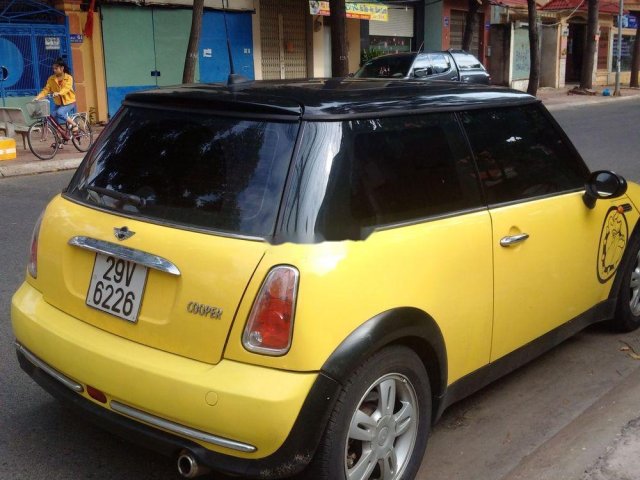 Cần bán Mini Cooper năm 2004, màu vàng chính chủ, giá 275tr, xe nguyên bản