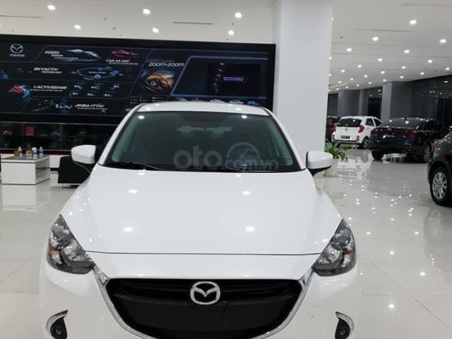 Siêu khuyến mại cuối năm chiếc xe Mazda 2 Deluxe, sản xuất 2019, màu trắng, nhập khẩu nguyên chiếc0