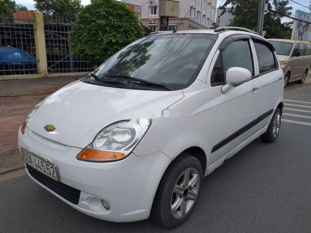 Cần bán Chevrolet Spark sản xuất 2009, màu trắng xe gia đình, xe nguyên bản