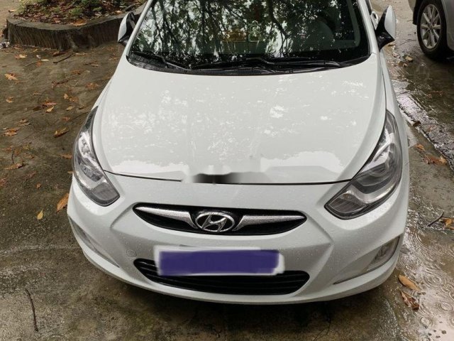 Bán Hyundai Accent năm sản xuất 2012, màu trắng, nhập khẩu chính chủ