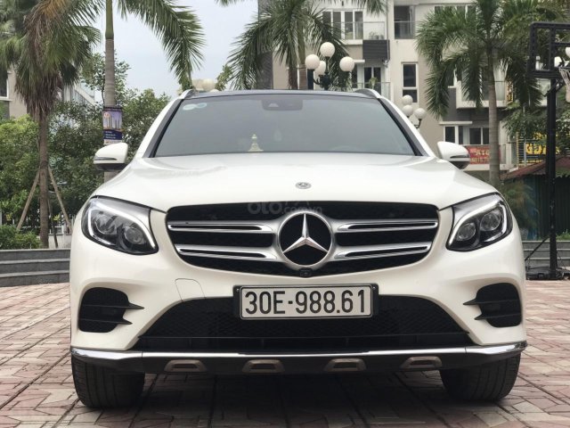 Bán xe Mercedes GLC 300 sản xuất 2017, màu trắng0