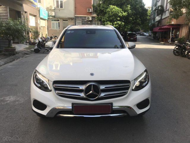 Bán Mercedes GLC250 4Matic đời 2016, màu trắng, nội thất nâu cực hiếm