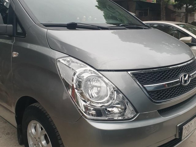 Cần bán Hyundai Grand Starex VGT 2015, 03 chỗ