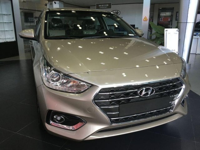 Bán xe Hyundai Accent năm sản xuất 2019, màu vàng cát. Giao ngay