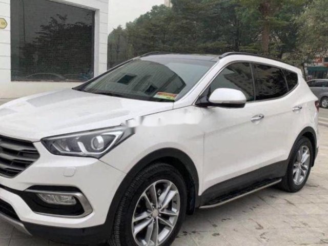 Cần bán gấp Hyundai Santa Fe AT đời 2016, màu trắng