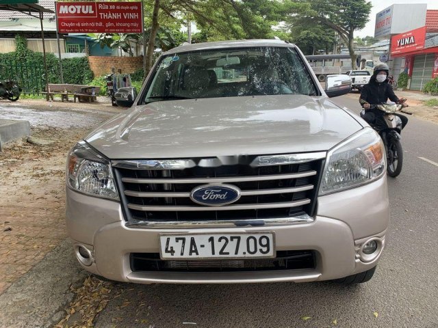 Cần bán Ford Everest đời 2010 còn mới0