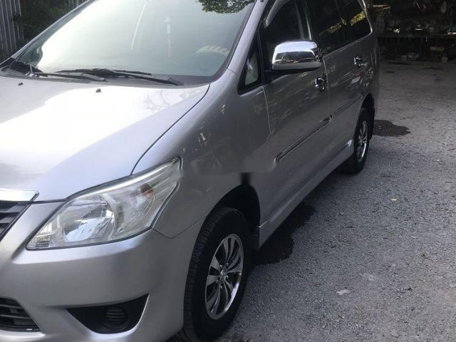 Bán ô tô Toyota Innova sản xuất năm 2013, màu bạc, giá 385tr