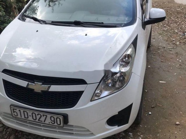 Bán Chevrolet Spark sản xuất năm 2011, màu trắng, nhập khẩu, xe còn mới