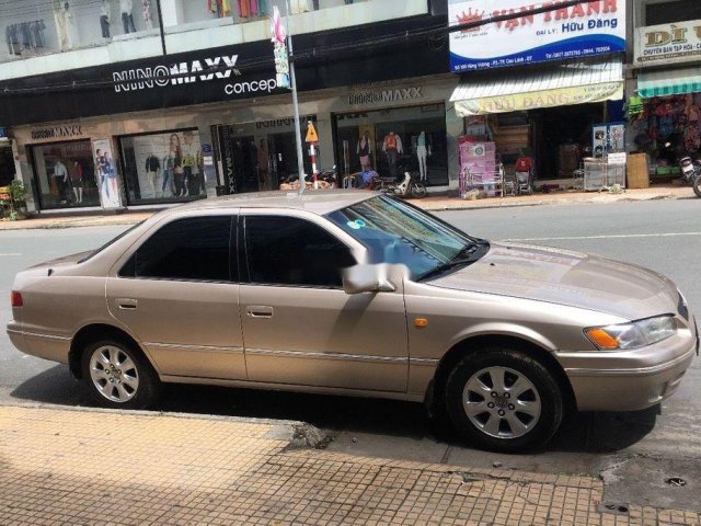 Bán xe Toyota Camry đời 2000, xe nhập, giá chỉ 210 triệu