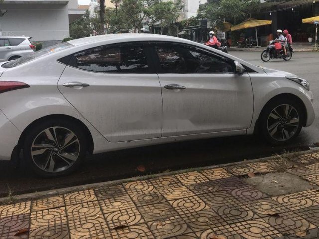 Cần bán lại xe Hyundai Elantra năm sản xuất 2015, màu trắng, xe nhập0