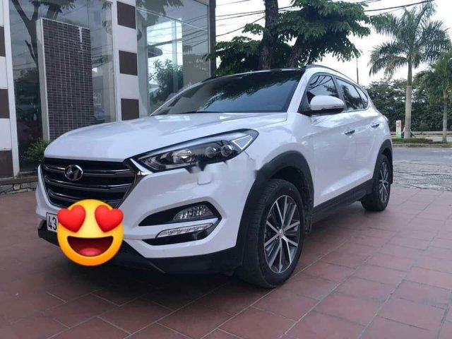 Bán Hyundai Tucson 2.0 2016, màu trắng, nhập khẩu xe gia đình