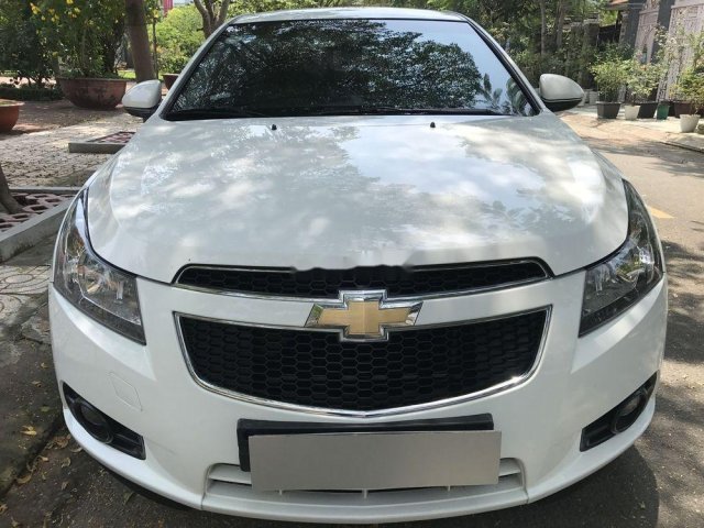 Bán Chevrolet Cruze đời 2014, màu trắng số sàn