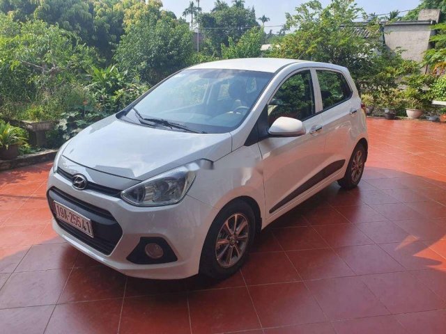 Bán Hyundai Grand i10 đời 2014, màu trắng, xe nhập số tự động, giá tốt