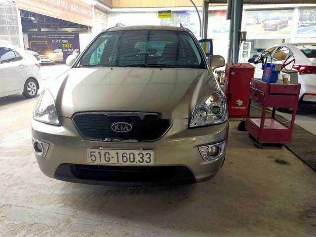 Cần bán xe Kia Carens 2.0MT sản xuất 2016, màu vàng số sàn