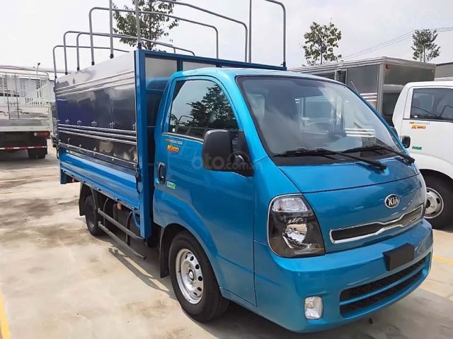 Cần bán Kia K200 sản xuất năm 2019, màu xanh lam0