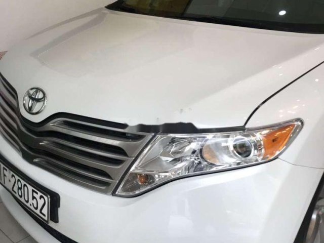 Cần bán lại Toyota Venza sản xuất năm 2009, màu trắng, nhập khẩu