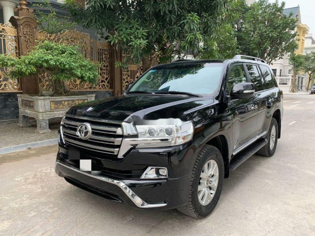 Bán xe Toyota Land Cruiser đời 2017, màu đen, xe nhập, chính chủ