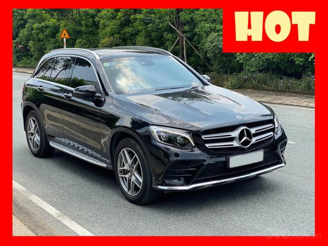 Bán xe Mercedes GLC300 2018 bản mới nhất có Apple Carplay, trả trước 750 triệu nhận xe ngay