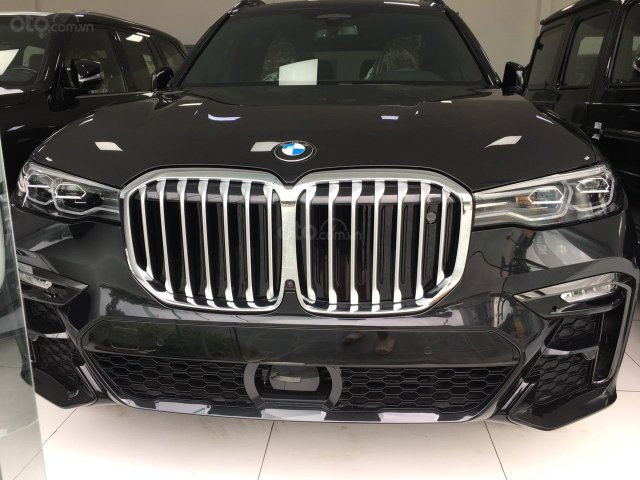 Hỗ trợ giao xe nhanh toàn quốc chiếc xe BMW X7 xDrive40i, sản xuất 2019, màu đen, nhập khẩu