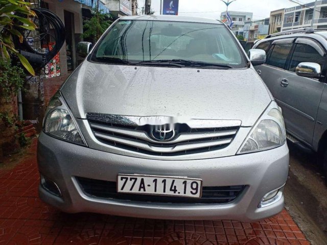 Cần bán lại xe Toyota Innova G đời 2009, màu bạc