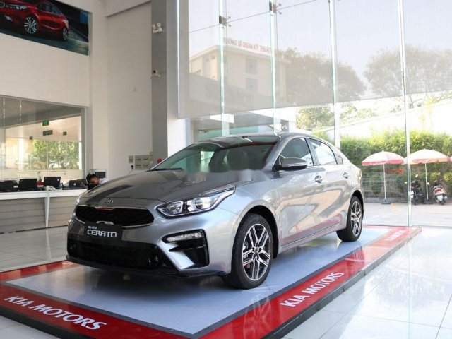 Bán Kia Cerato đời 2019, màu xám, thiết kế thể thao 