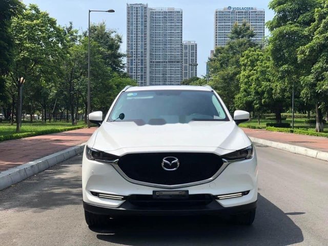 Cần bán xe Mazda CX 5 2.0 đời 2018, màu trắng xe gia đình