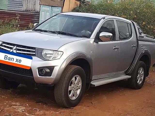 Bán ô tô Mitsubishi Triton đời 2013, màu bạc, nhập khẩu nguyên chiếc chính hãng