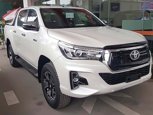 Bán Toyota Hilux 2.8G 4x4 AT 2019, màu trắng, nhập khẩu  