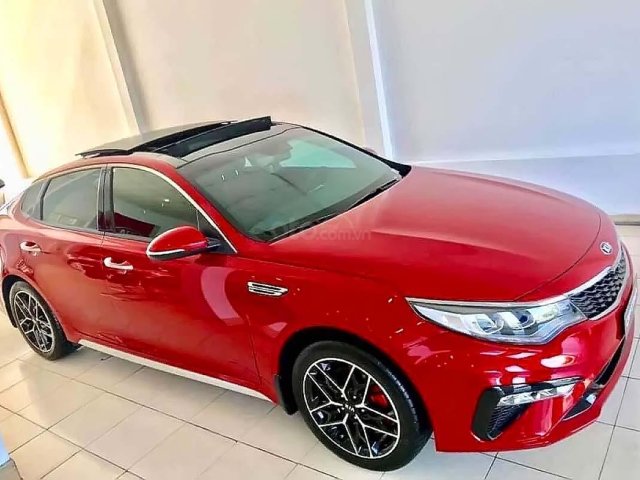 Cần bán xe Kia Optima 2.0 GAT sản xuất 2019, màu đỏ0