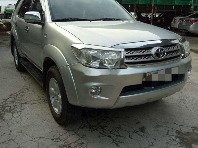 Bán Toyota Fortuner năm 2011, nhập khẩu, 590Tr